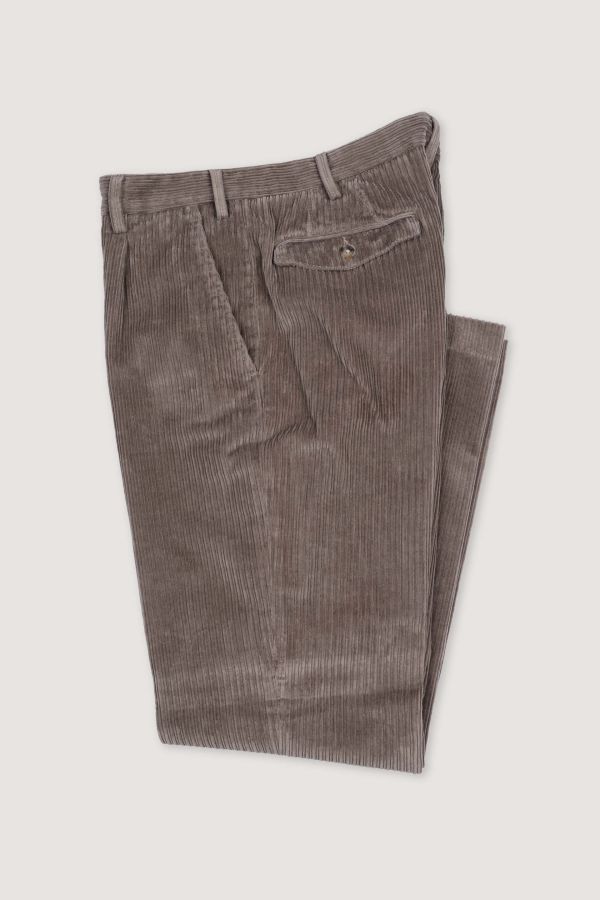 Pleated chinos