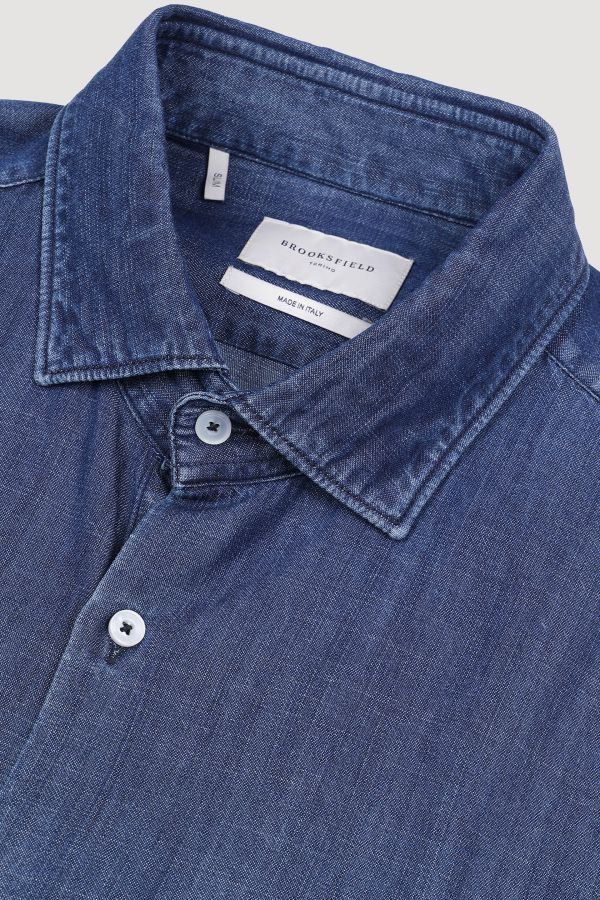 Spread collar shirt, slim fit