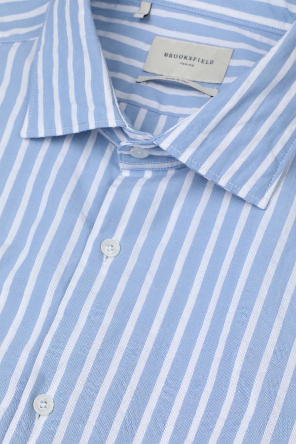 Spread collar shirt, slim fit
