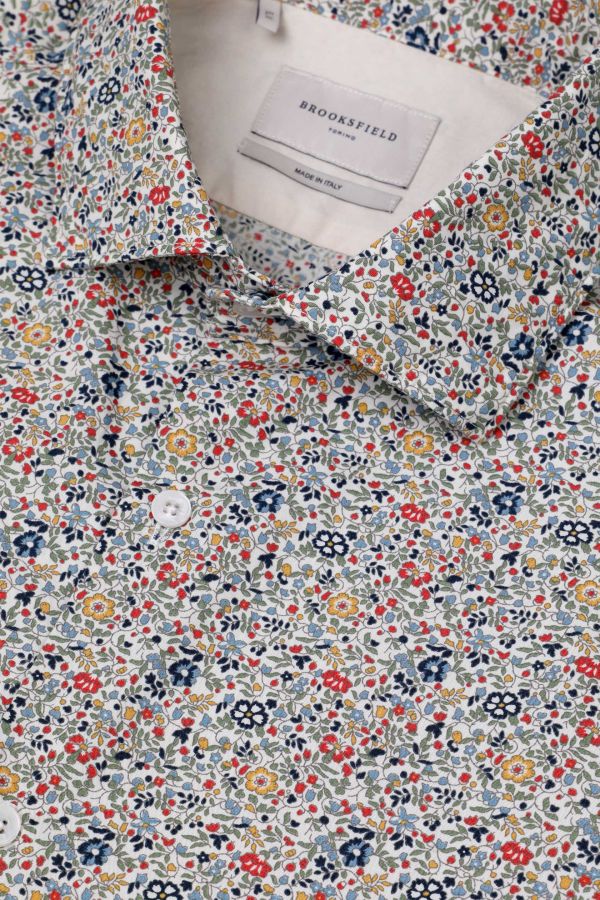 Spread collar shirt, slim fit