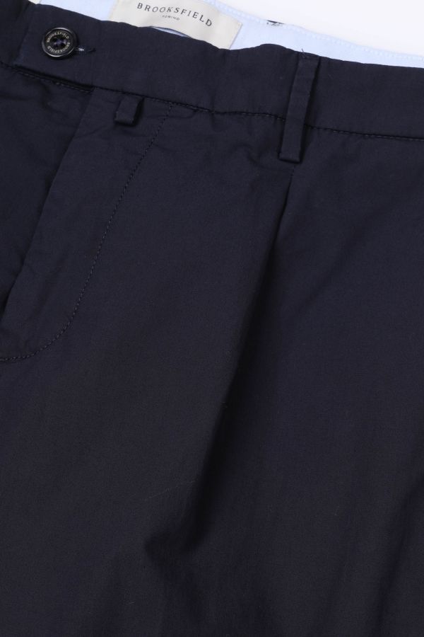 Slim fit pleated chinos